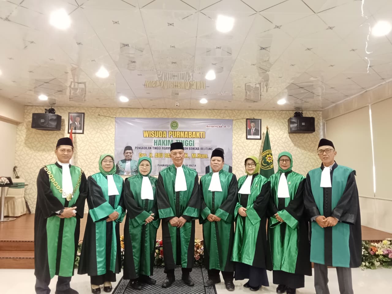 Purna hakim poto bersama